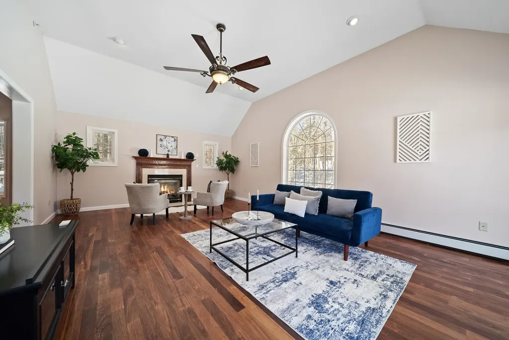 26 Sweetbriar Lane Chester NH 03036