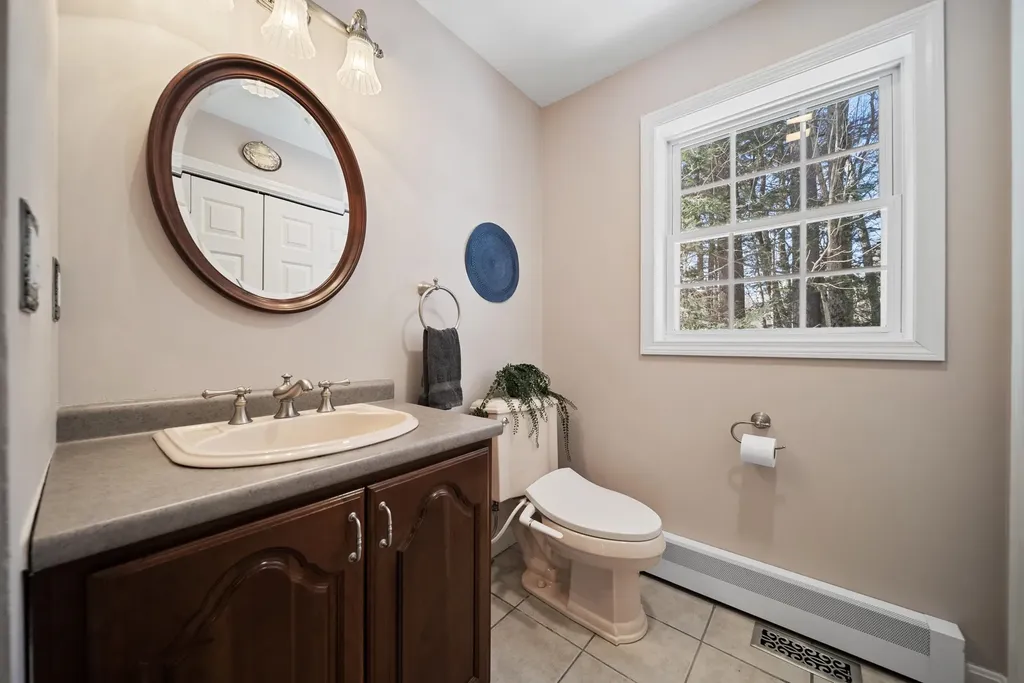 26 Sweetbriar Lane Chester NH 03036