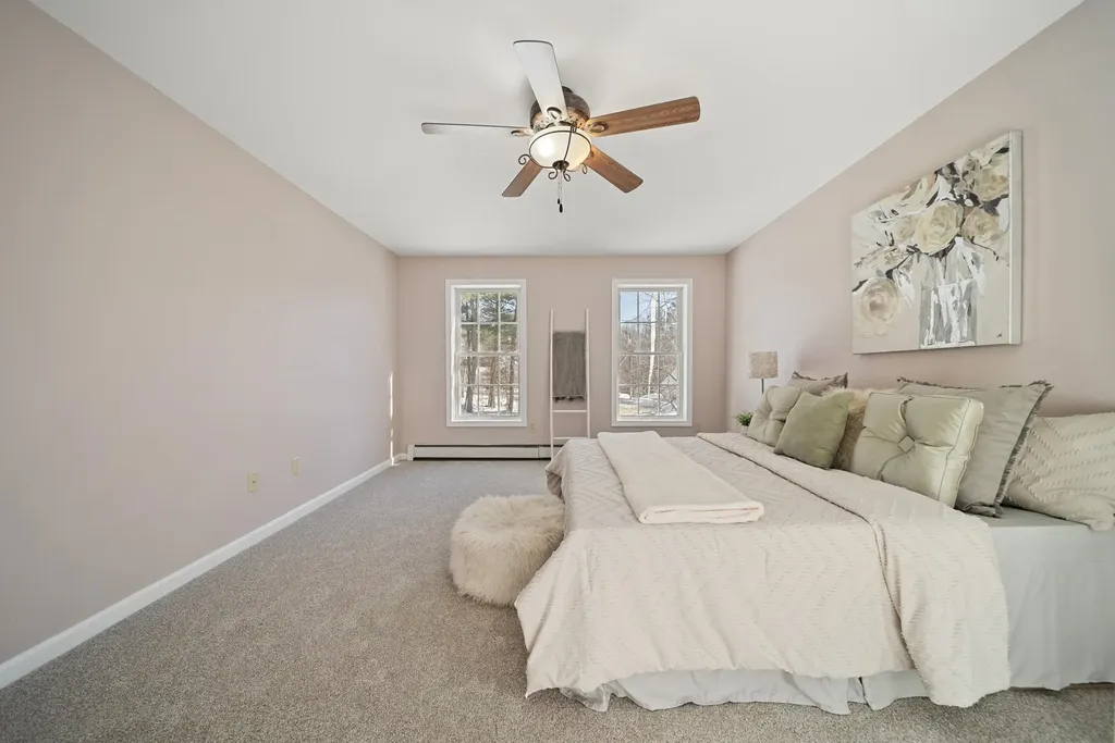 26 Sweetbriar Lane Chester NH 03036