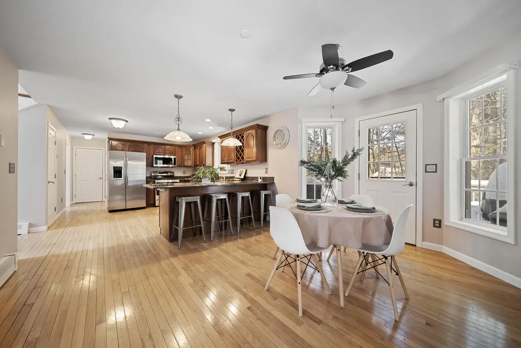 26 Sweetbriar Lane Chester NH 03036