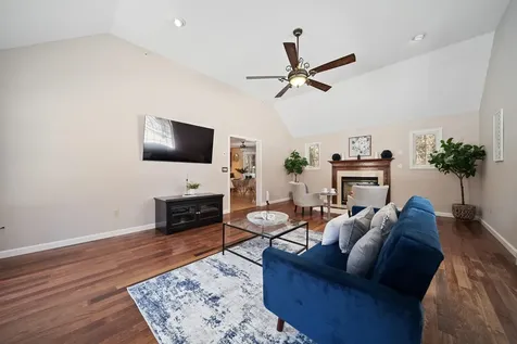 26 Sweetbriar Lane Chester NH 03036