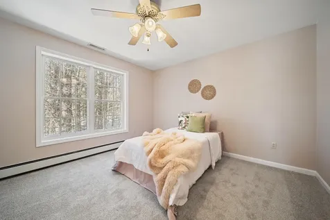 26 Sweetbriar Lane Chester NH 03036