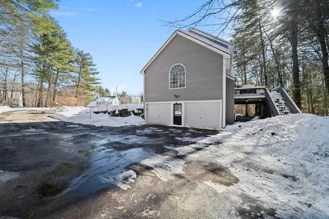 26 Sweetbriar Lane Chester NH 03036