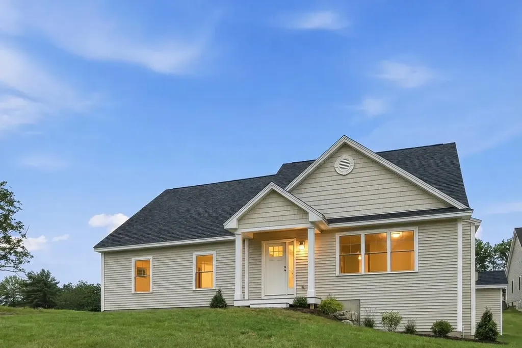 10 Juliana Avenue Nashua NH 03064