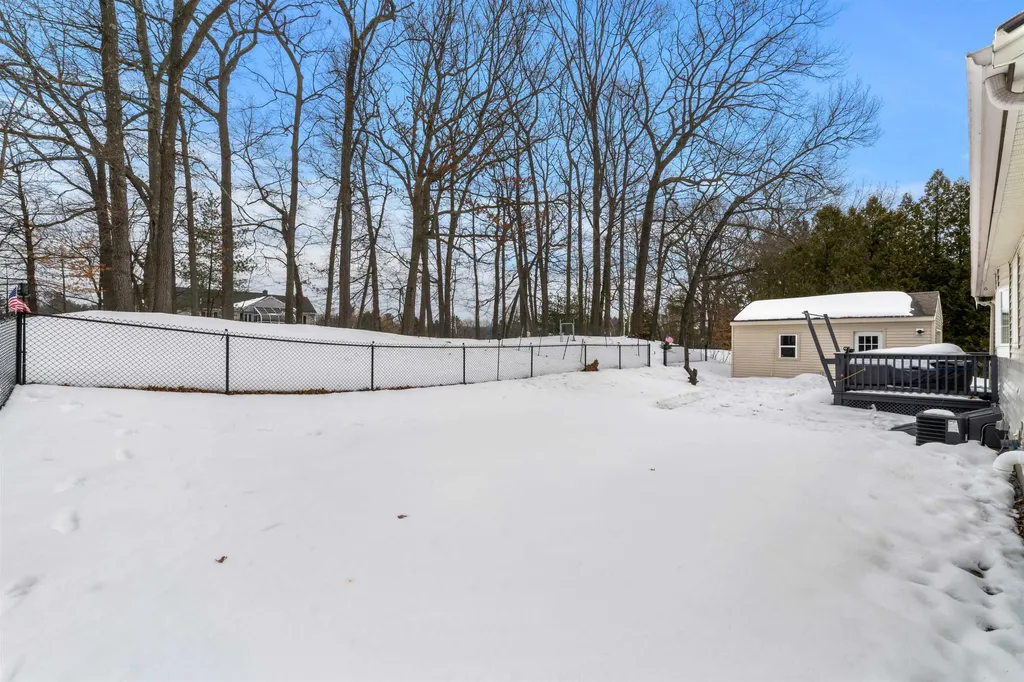 25 Carol Avenue Salem NH 03079