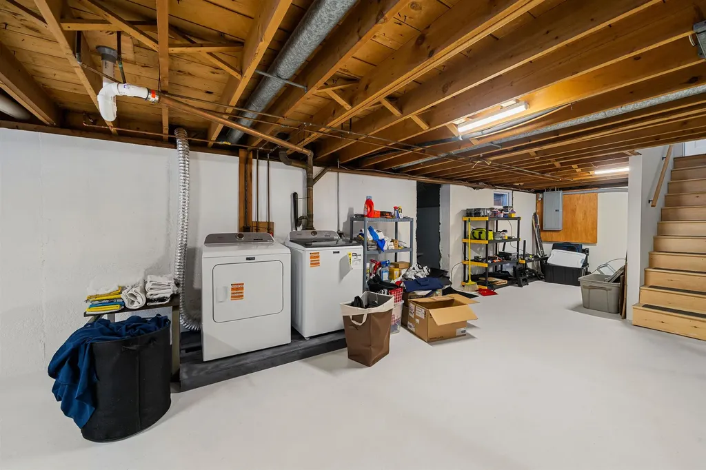 25 Carol Avenue Salem NH 03079