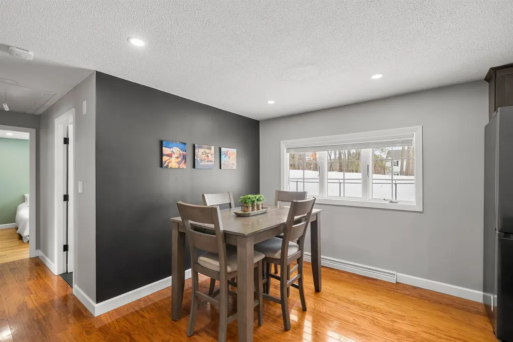 25 Carol Avenue Salem NH 03079