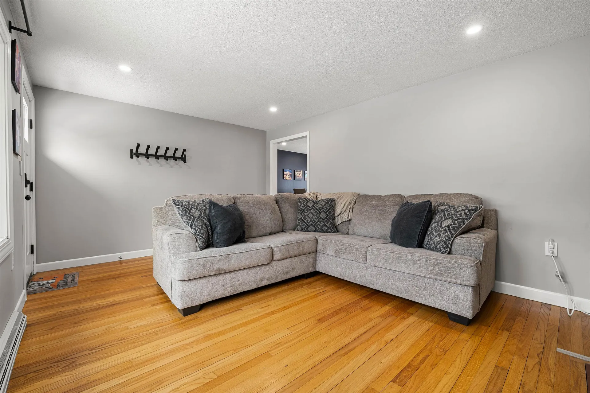 25 Carol Avenue Salem NH 03079