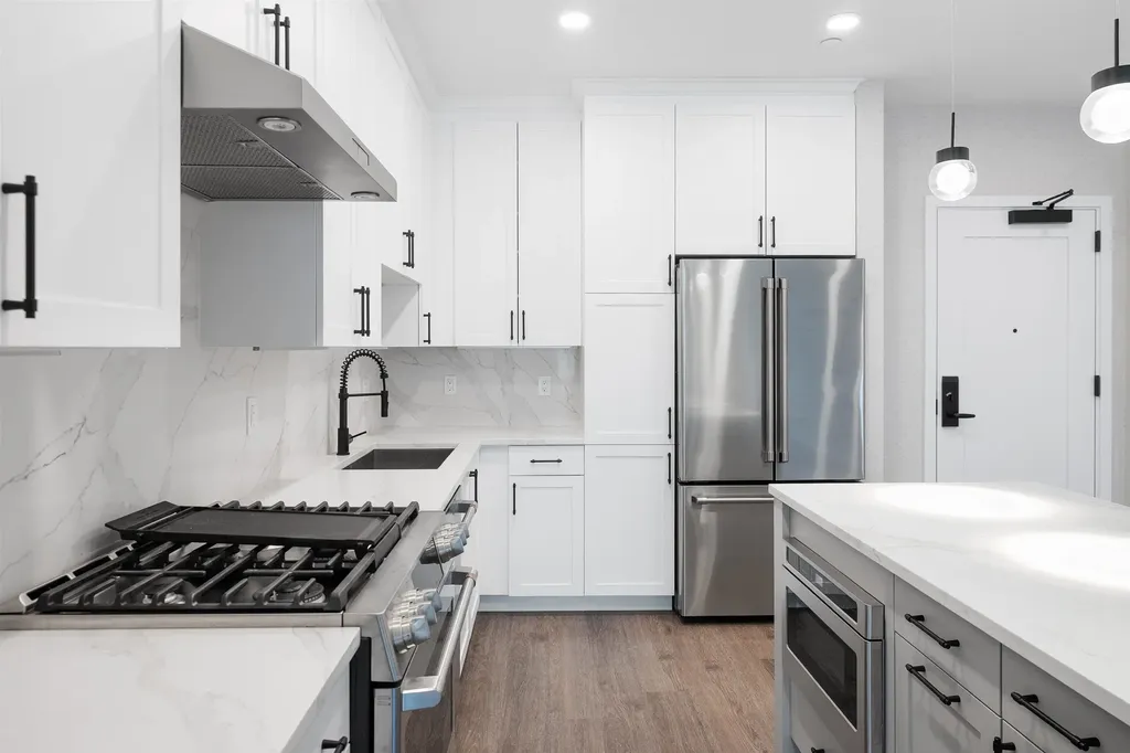 18 Artisan Drive Salem NH 03079