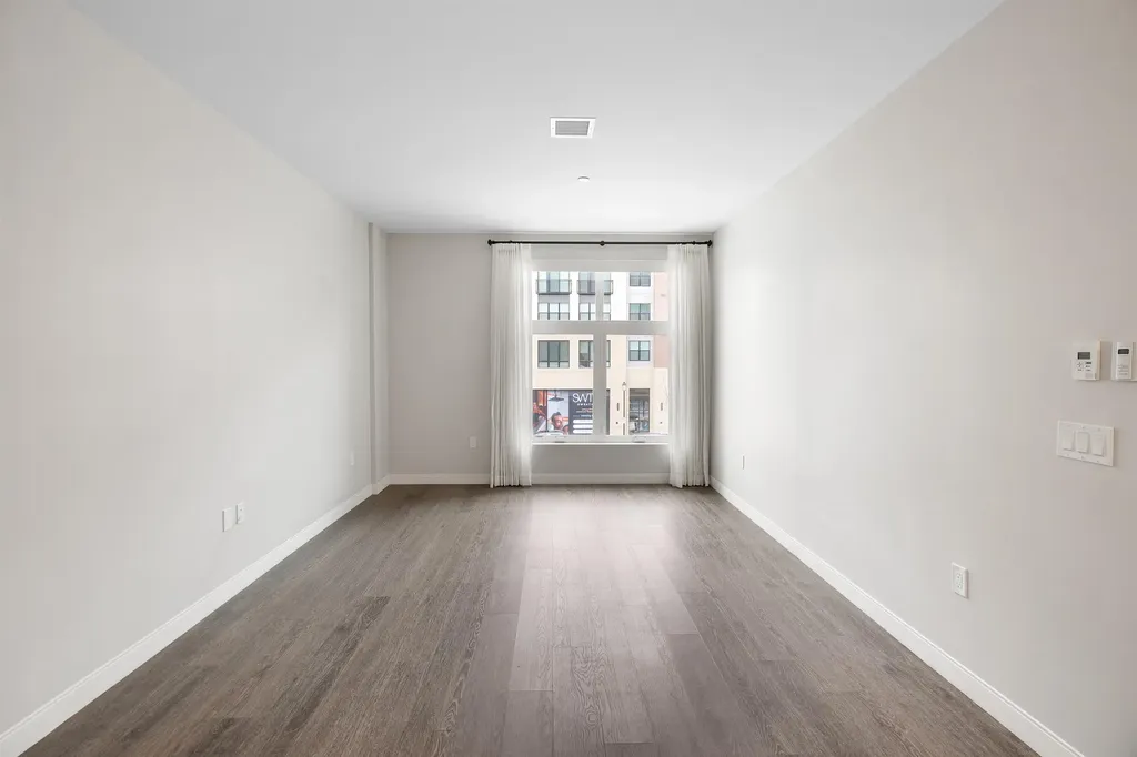 18 Artisan Drive Salem NH 03079