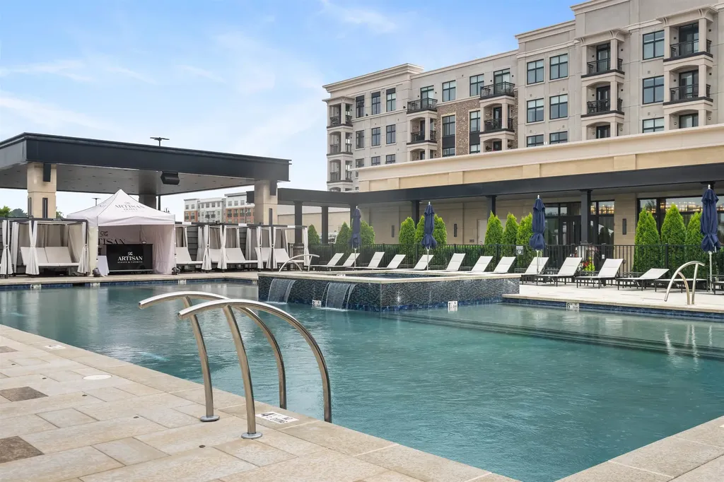 18 Artisan Drive Salem NH 03079