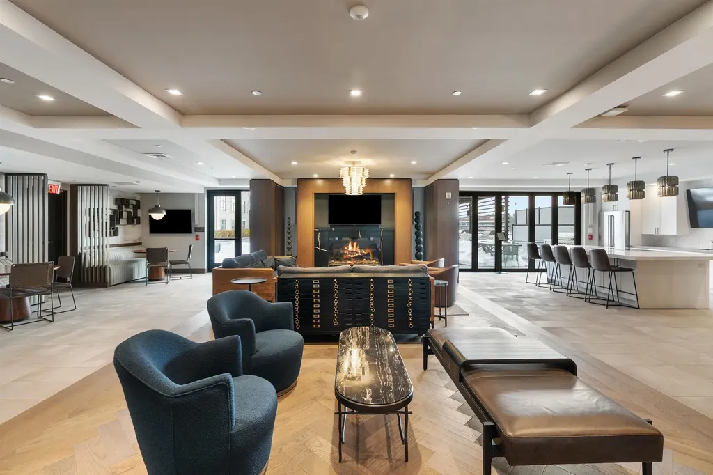 18 Artisan Drive Salem NH 03079