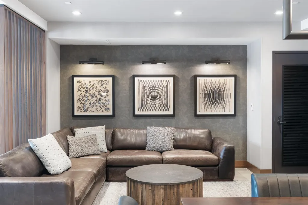 18 Artisan Drive Salem NH 03079