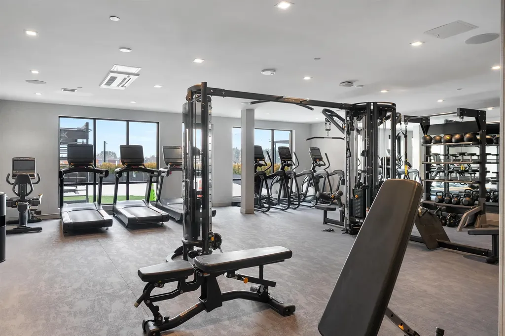 18 Artisan Drive Salem NH 03079