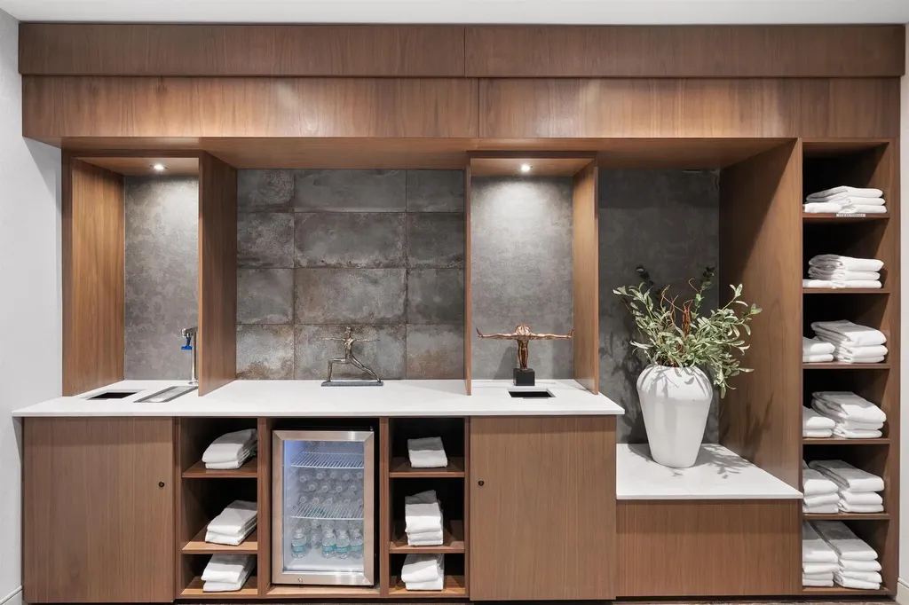 18 Artisan Drive Salem NH 03079