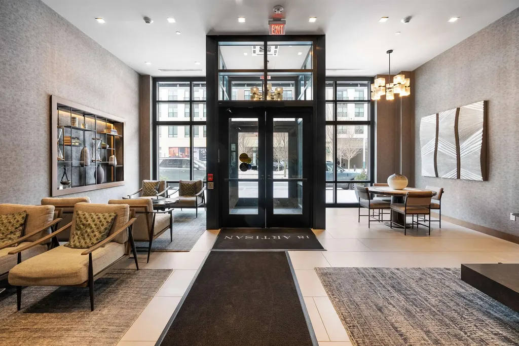 18 Artisan Drive Salem NH 03079