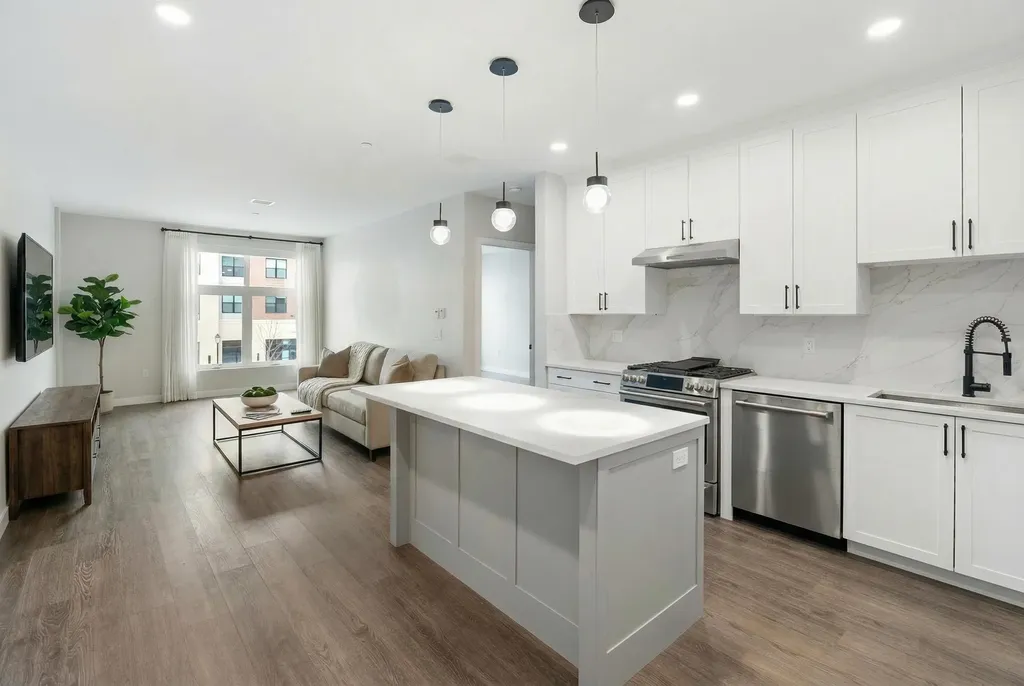 18 Artisan Drive Salem NH 03079