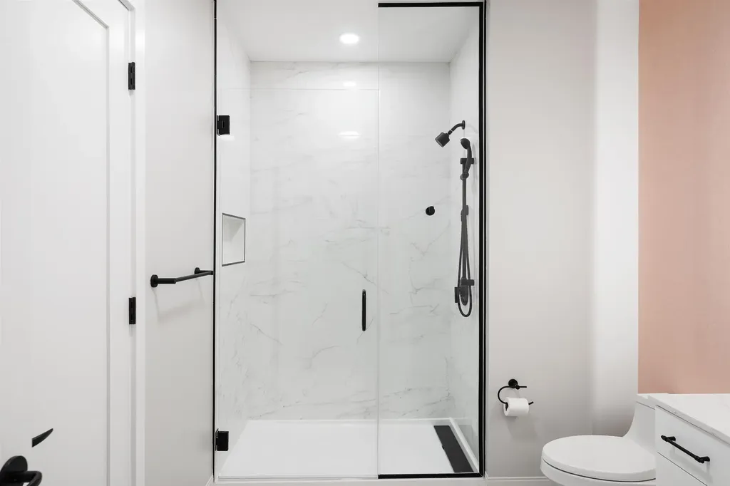 18 Artisan Drive Salem NH 03079