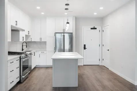 18 Artisan Drive Salem NH 03079