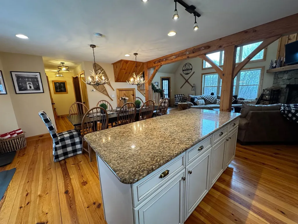 16 Rock Split Way Wilmington VT 05363