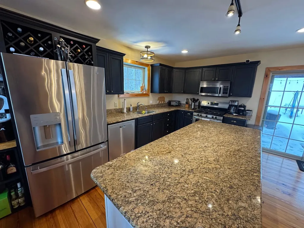 16 Rock Split Way Wilmington VT 05363