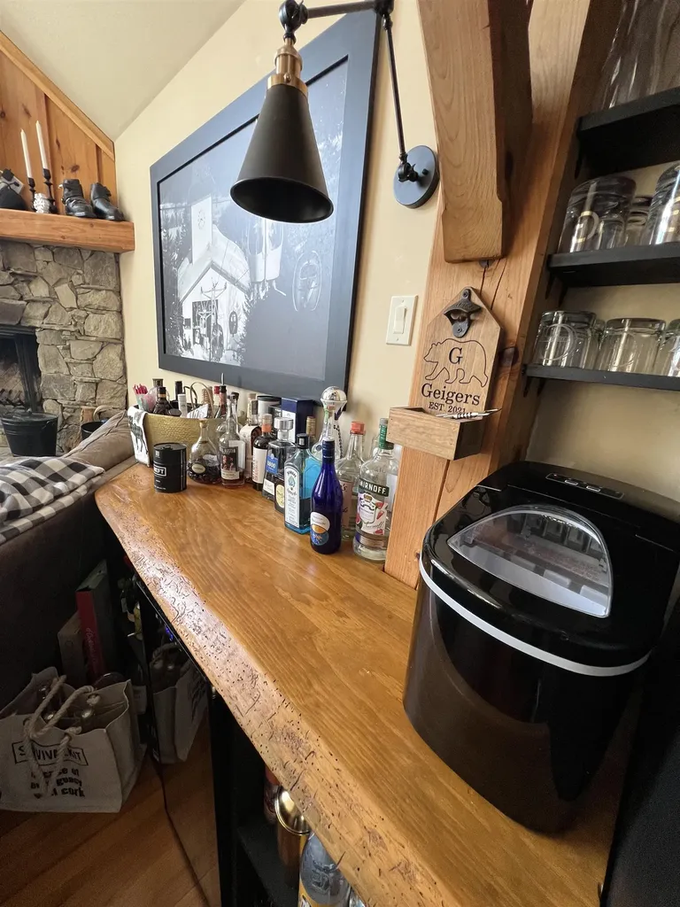 16 Rock Split Way Wilmington VT 05363