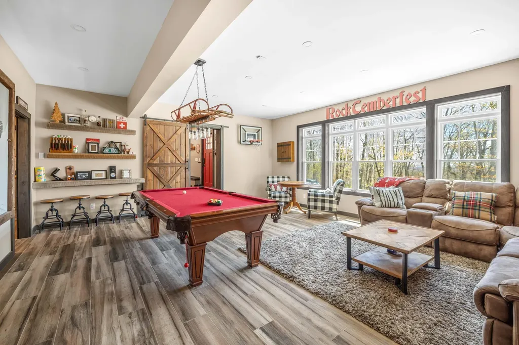 16 Rock Split Way Wilmington VT 05363