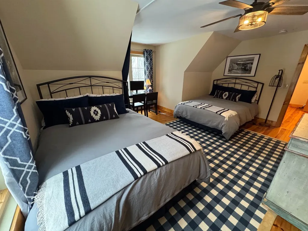 16 Rock Split Way Wilmington VT 05363