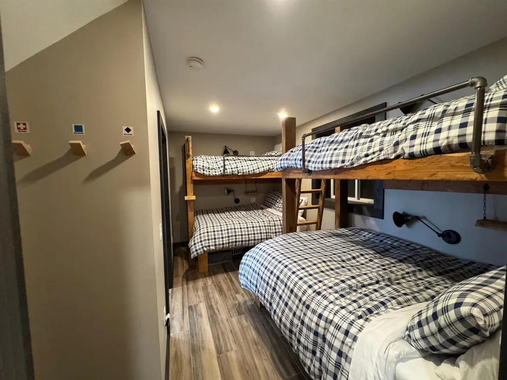 16 Rock Split Way Wilmington VT 05363