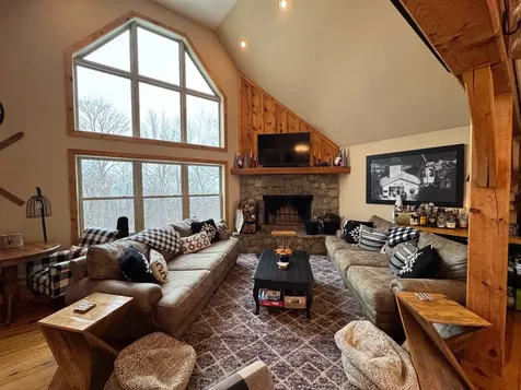 16 Rock Split Way Wilmington VT 05363