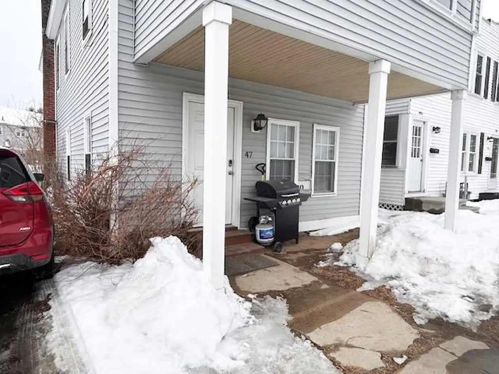 47 Pickering Road Rochester NH 03839