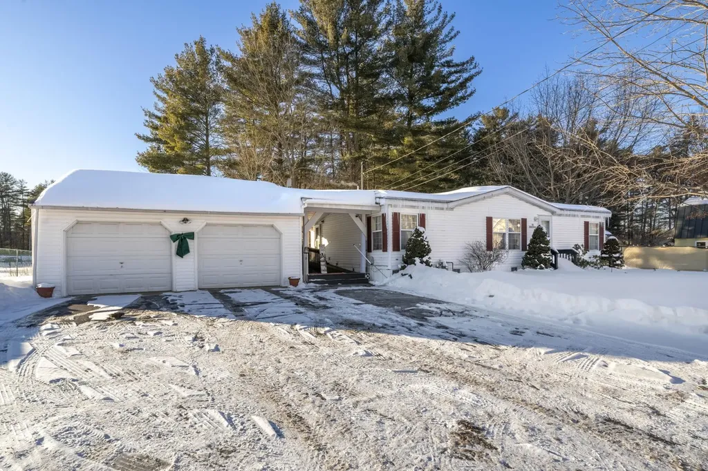31 Mcelwain Street Merrimack NH 03054