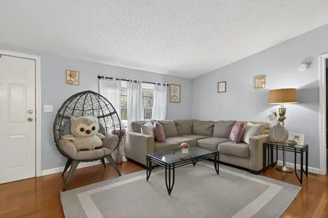 31 Mcelwain Street Merrimack NH 03054