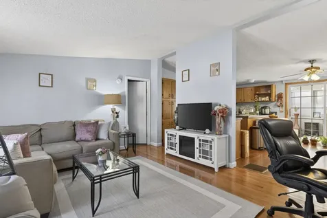 31 Mcelwain Street Merrimack NH 03054