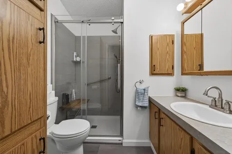 31 Mcelwain Street Merrimack NH 03054