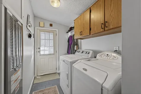 31 Mcelwain Street Merrimack NH 03054