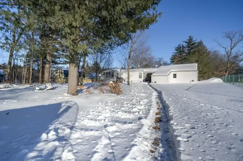 31 Mcelwain Street Merrimack NH 03054