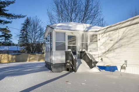 31 Mcelwain Street Merrimack NH 03054