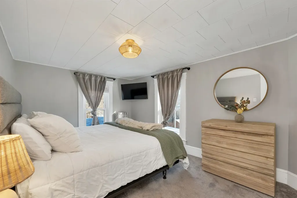 178 School Street Laconia NH 03246