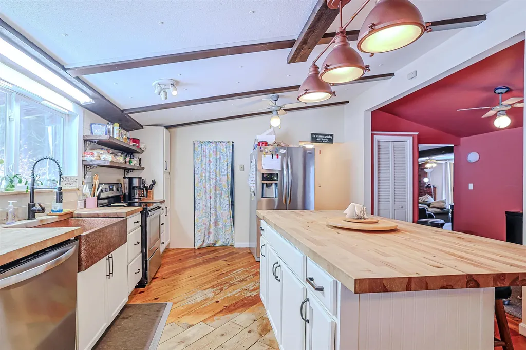 21 Dodge Road Groton NH 03040