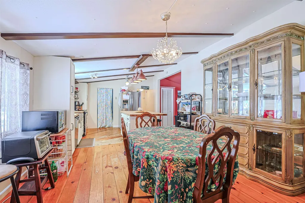 21 Dodge Road Groton NH 03040