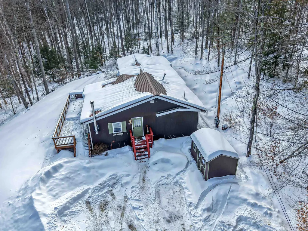 21 Dodge Road Groton NH 03040