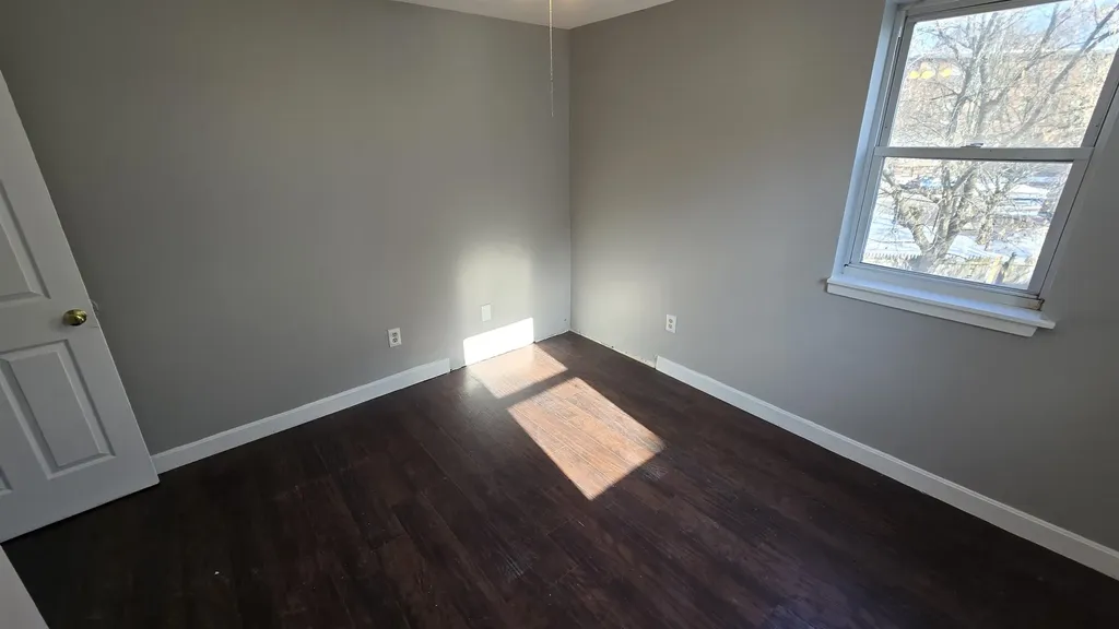 26 Ledge Street Nashua NH 03060