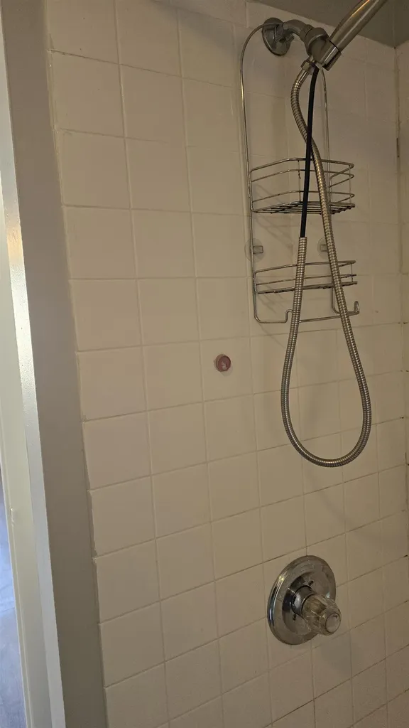 26 Ledge Street Nashua NH 03060