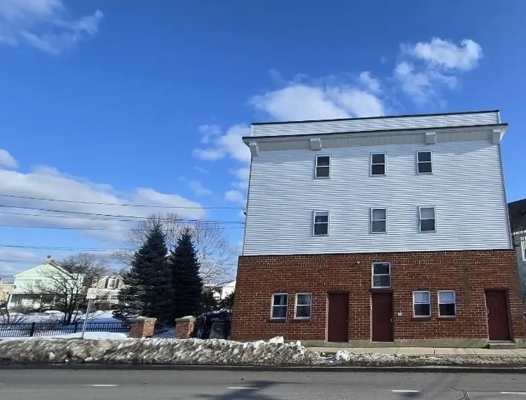 26 Ledge Street Nashua NH 03060