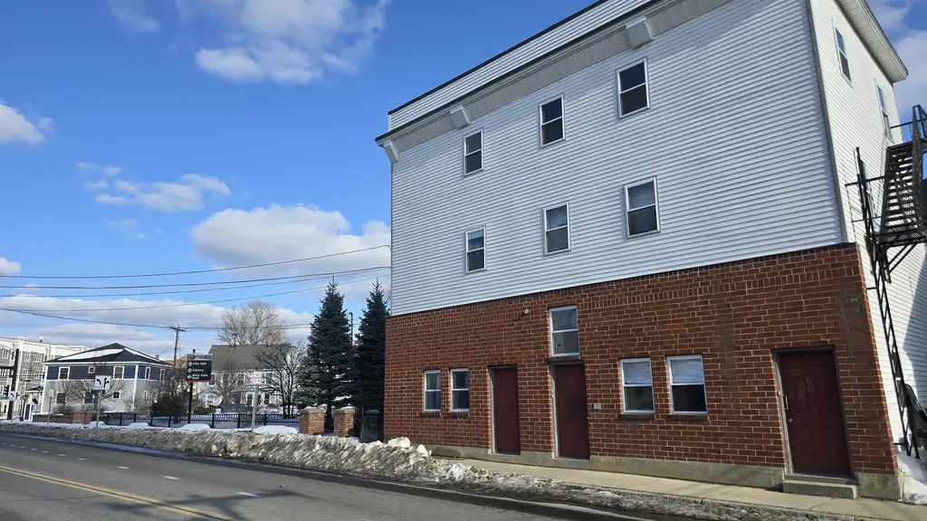 26 Ledge Street Nashua NH 03060