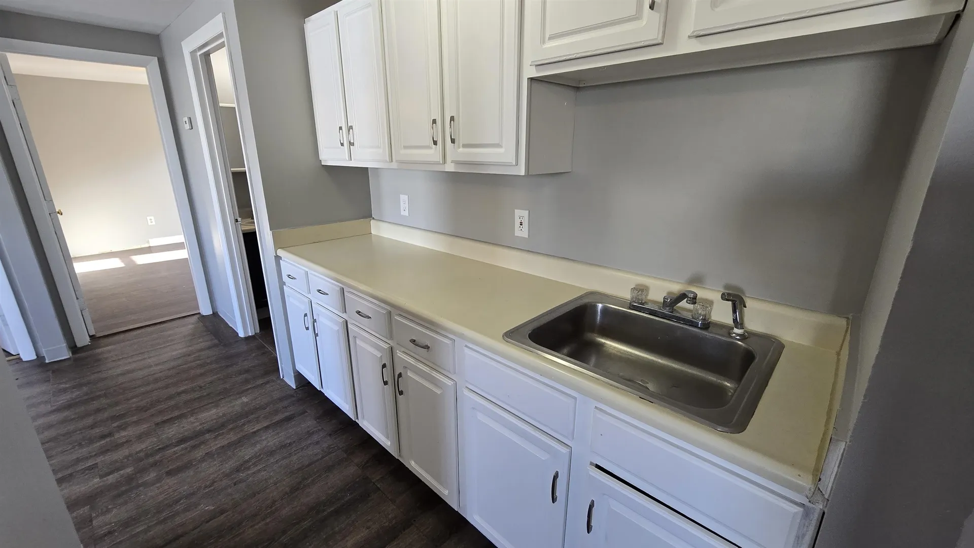 26 Ledge Street Nashua NH 03060