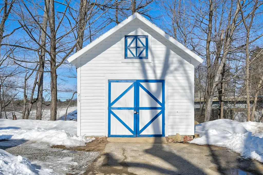 215 Hillside Avenue Conway NH 03818