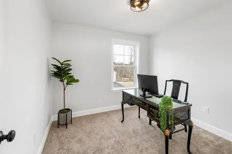 11-D Mustang Drive Litchfield NH 03052