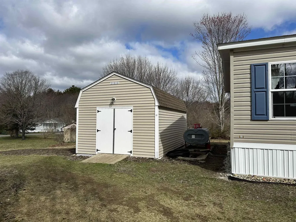 4 Limestone Way North Hampton NH 03862